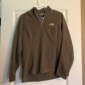 Women’s North Face pullover